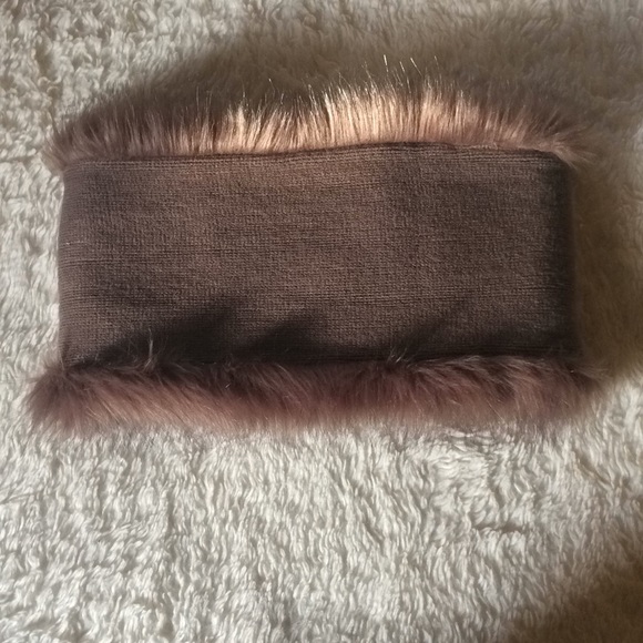 Forever 21 faux fur - Picture 4 of 6